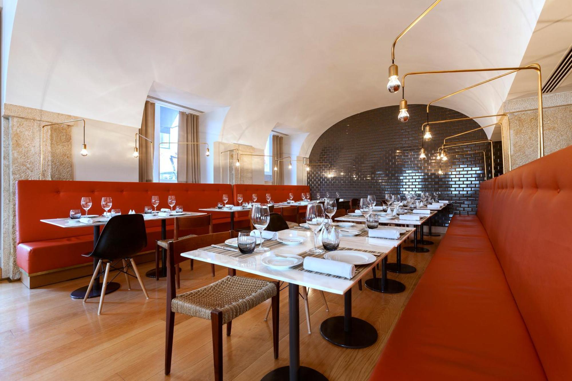 Hotel Carmo 4*